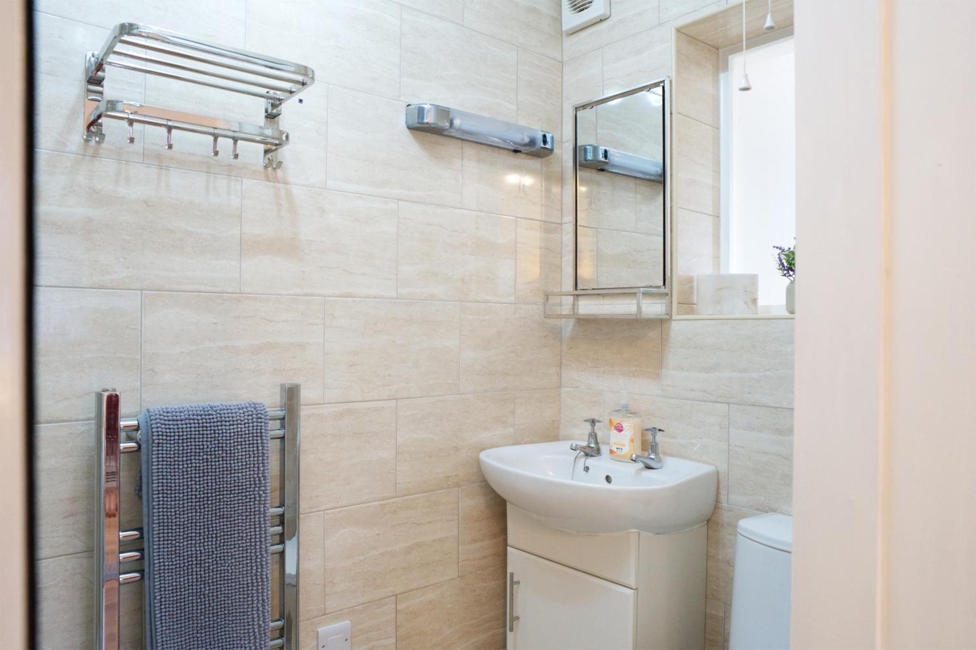 Athelas, Self Catering *